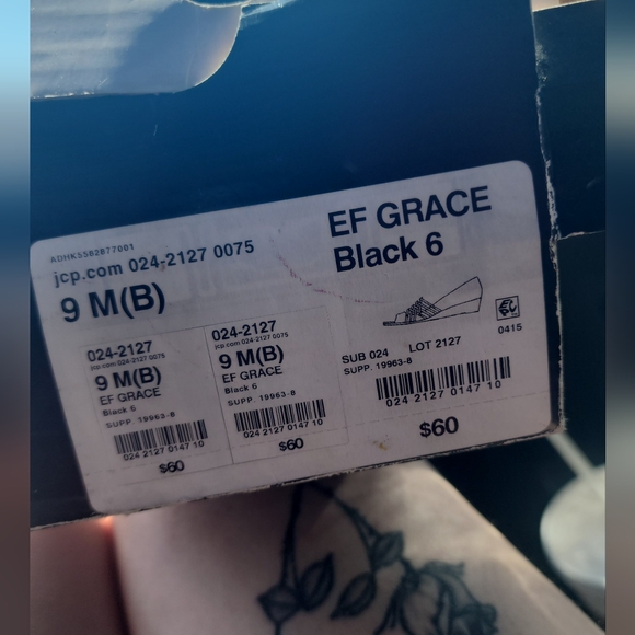 New never warn heels size 9w - Picture 3 of 3